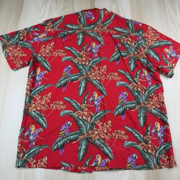 Paradise Found Shirt Men’s 2XL XXL Red Magnum PI Tropical Floral Parrot Camp - Picture 7 of 9
